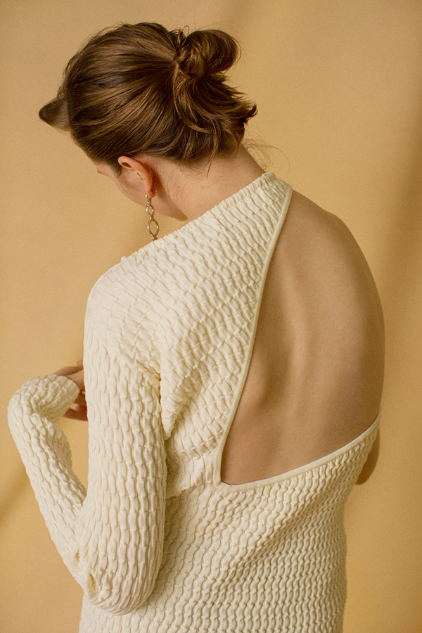 Back Cutting Wave Knitted Top/ White