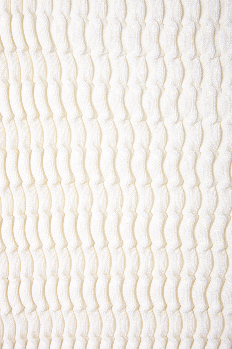 Back Cutting Wave Knitted Top/ White 詳細画像 Back Cutting Wave Knitted Top/ White 3