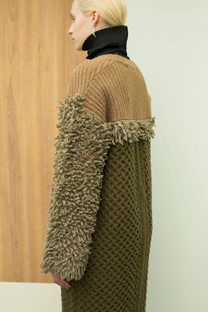 Loop V Knitted Dress 詳細画像 Khaki 2