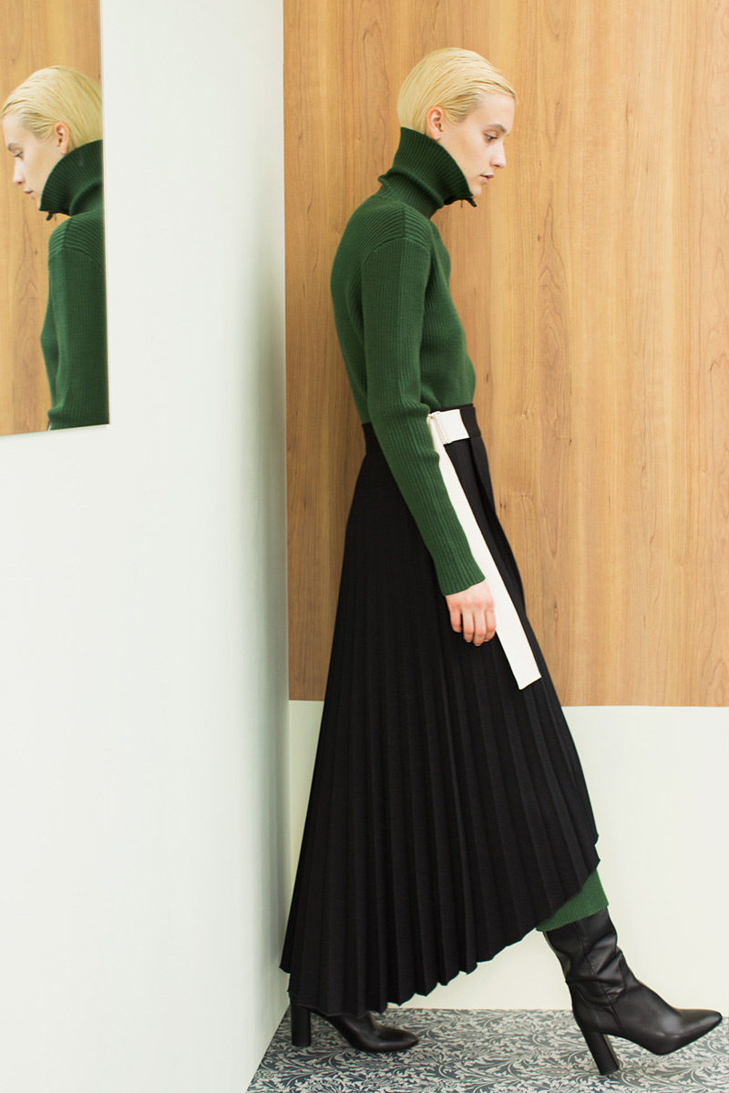 Pleats Wrapped Skirt 詳細画像 Black 1