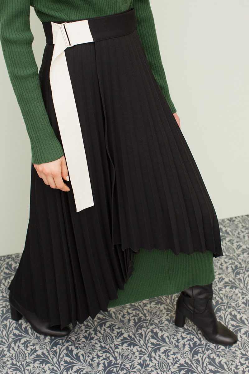 Pleats Wrapped Skirt 詳細画像 Black 2