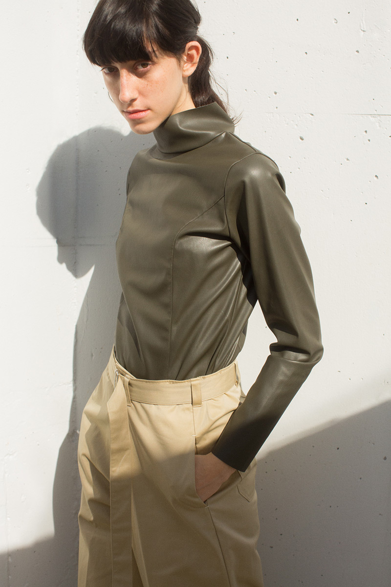 Back Zipper Turtle Top 詳細画像 Brown 2