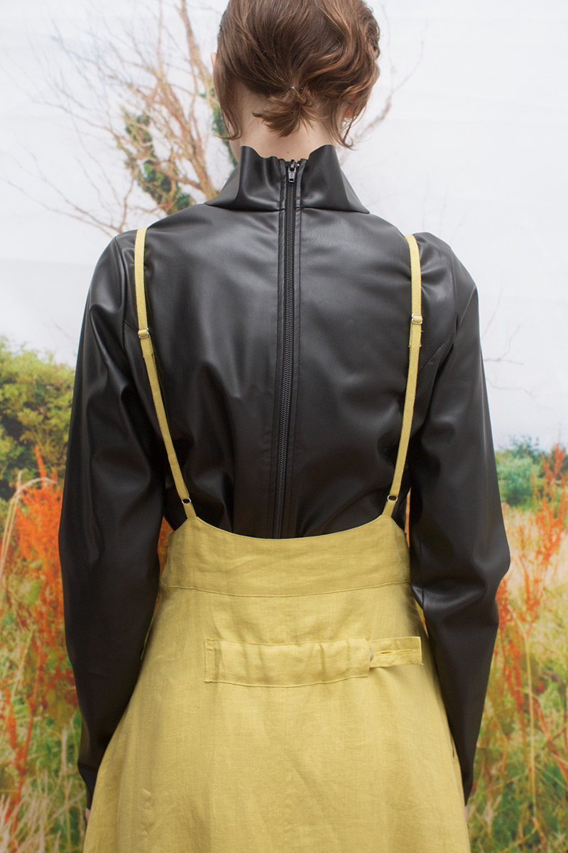 Back Zipper Turtle Top