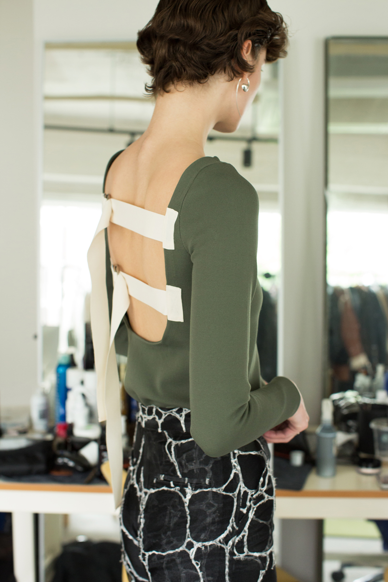 Back Belted Knit Top 詳細画像 Khaki 1