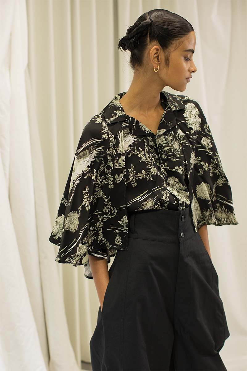 Landscape Print Cape-sleeve Blouse 詳細画像 Black 1
