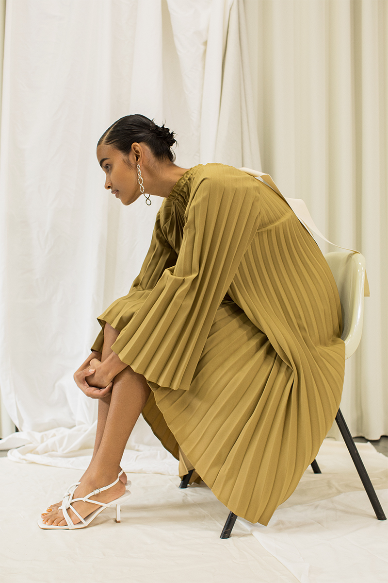 Belted Pleats Maxi Dress 詳細画像 Yellow 2
