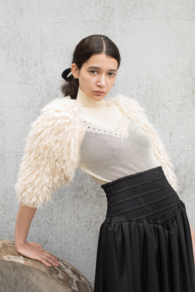 Fringe Sleeve High-neck Top 詳細画像 White 1