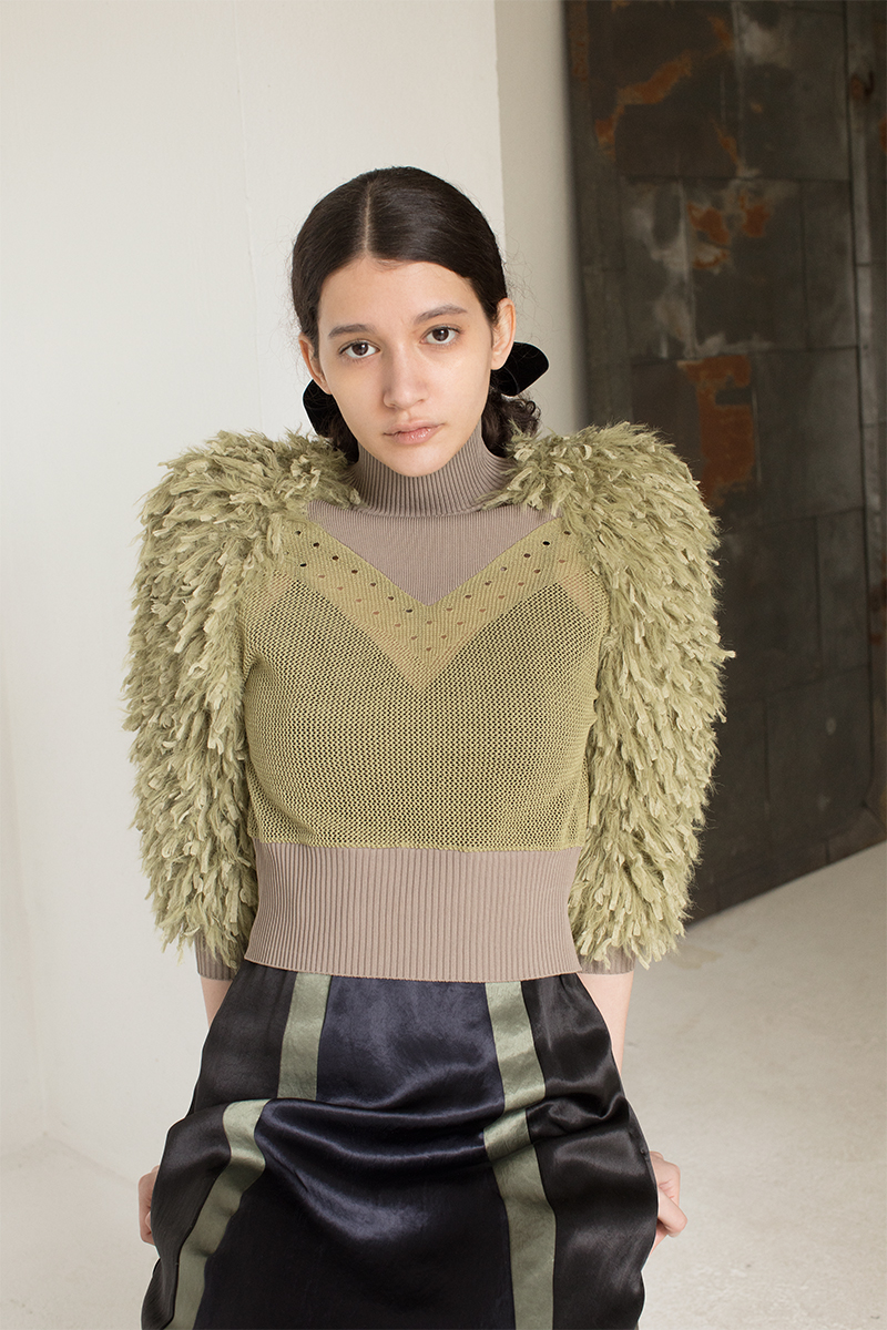 Fringe Sleeve High-neck Top 詳細画像 Green 1