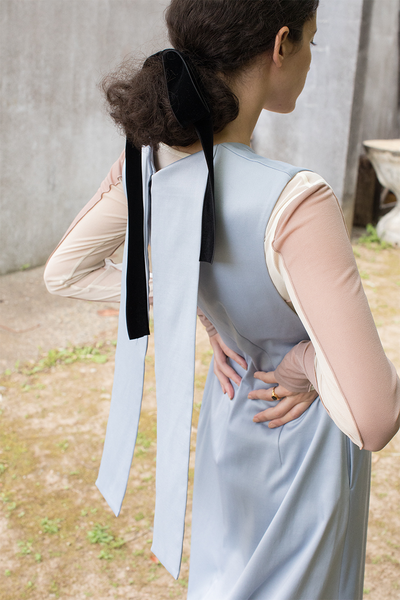 Satin V-neck Midi Dress 詳細画像 Blue 2