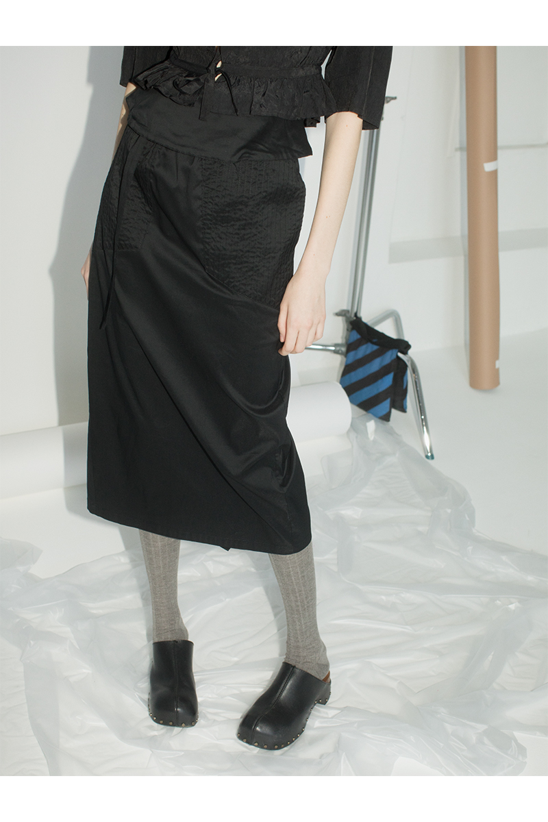 Tucked Pencil Skirt 詳細画像 Black 1