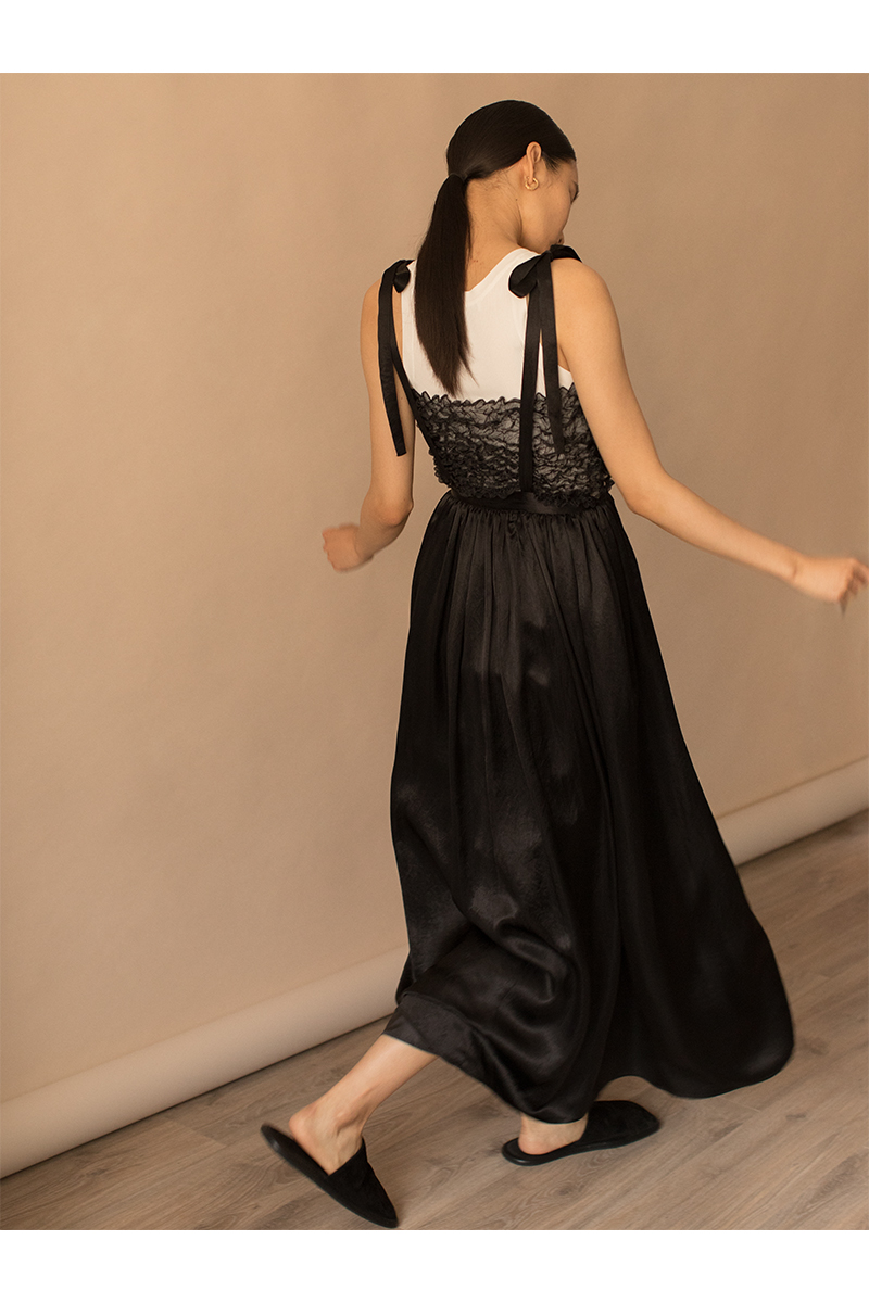 Satin Long Skirt 詳細画像 Black 1