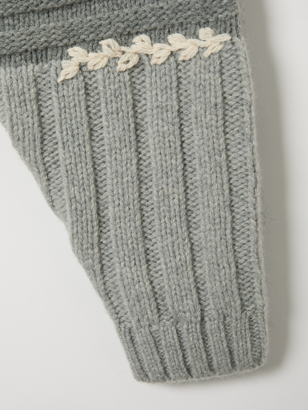 Intarsia Cable Cardigan 詳細画像 Gray 4