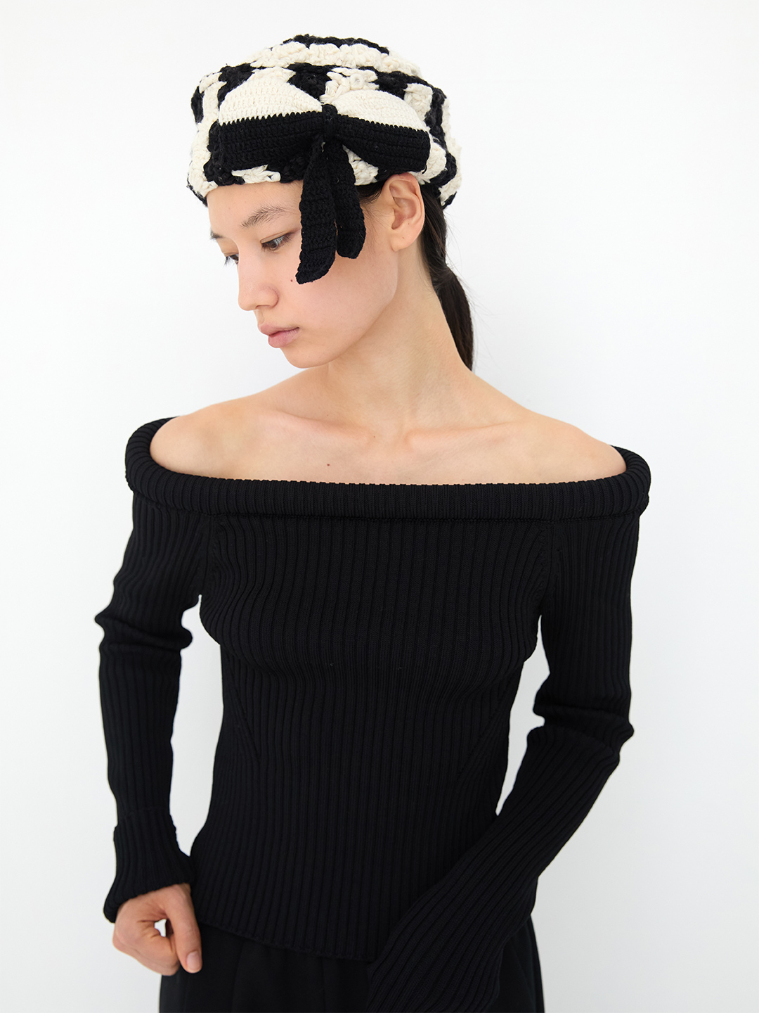 Tube Knit Off Shoulder 詳細画像 Black 1